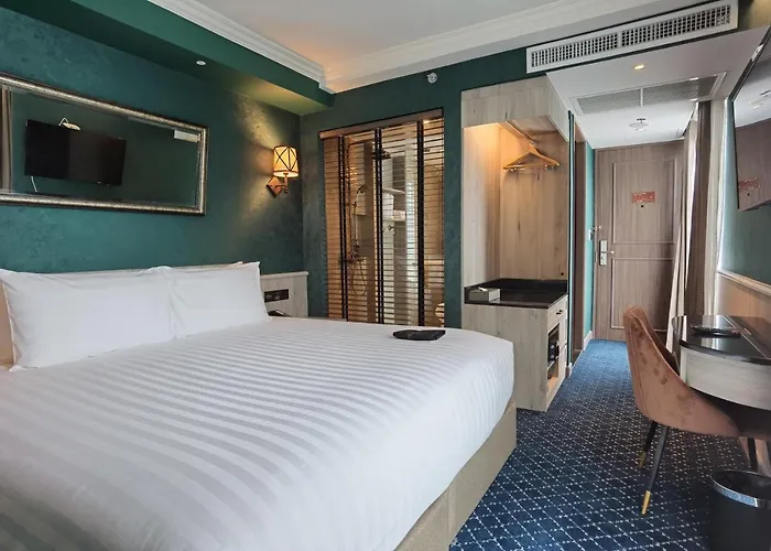 Hotel Montraj Coach Sukhumvit 4*