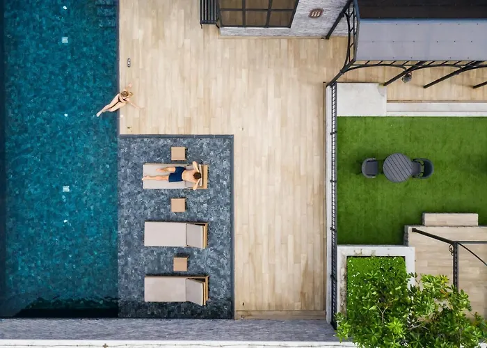 Hotel Montraj Coach Sukhumvit 4*