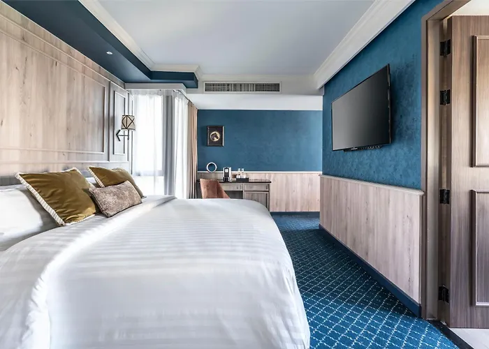 Montraj Coach Sukhumvit Hotel